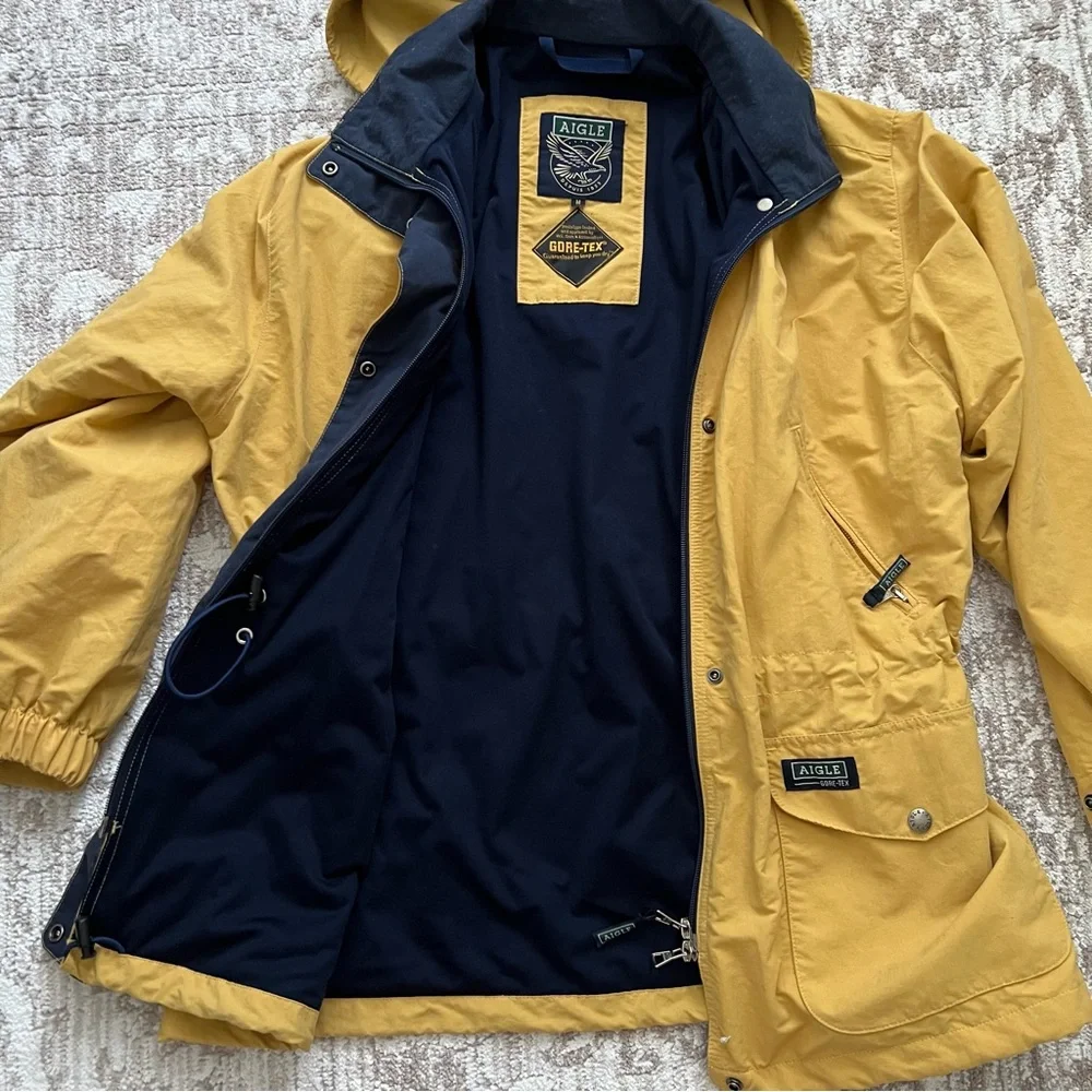 AIGLE Gore-Tex Jacket Mens size Medium Yellow  Outdoor Hiking Rain Coat Utility